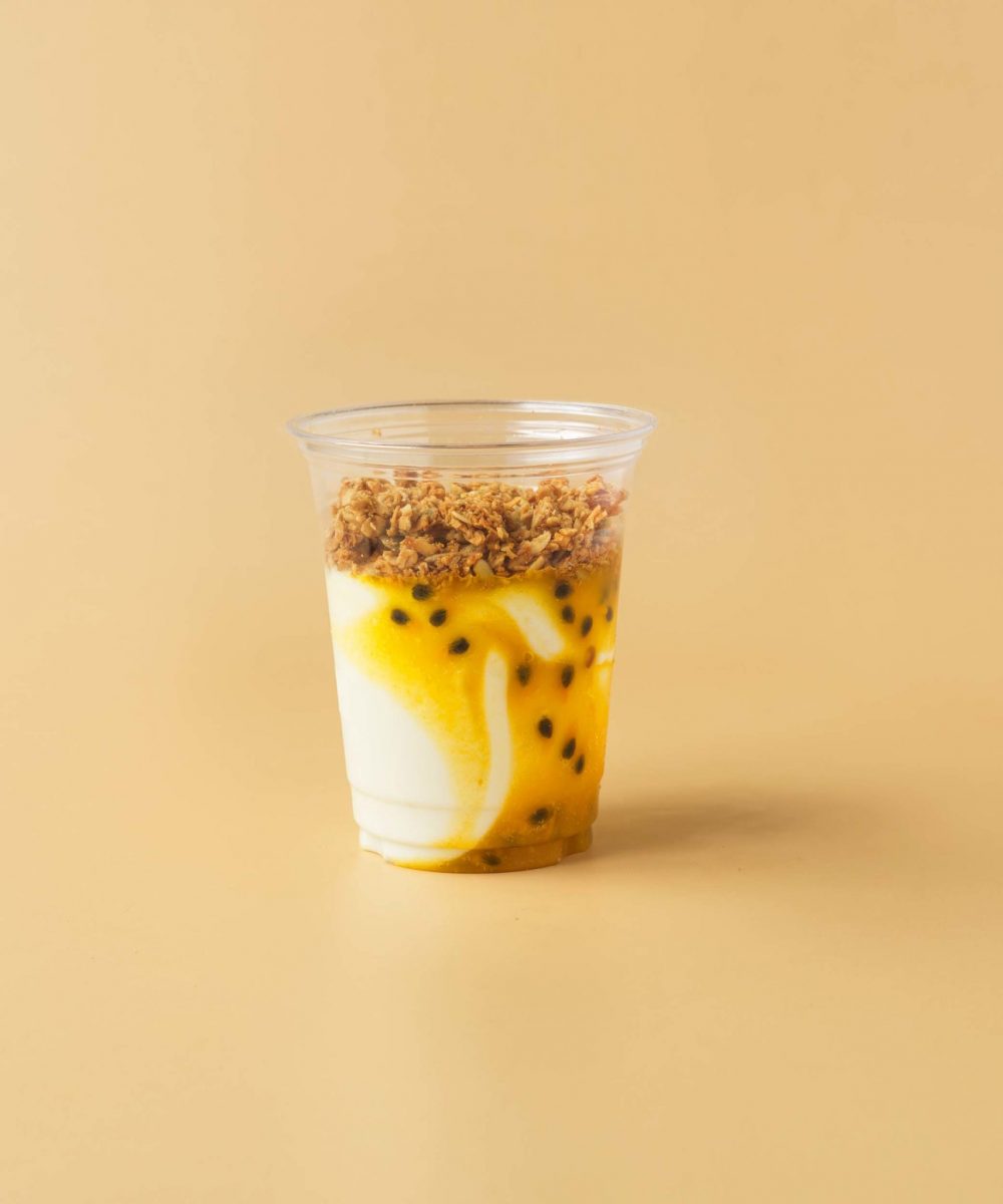 olivers-passionfruit-almond-crunch-yoghurt-cup